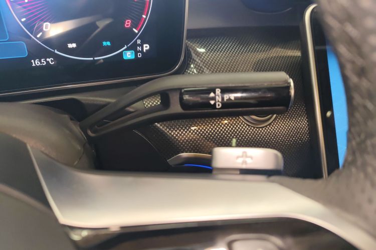 奔驰C级 2025款 C 260 L 运动版中控内饰18