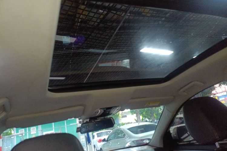 广汽传祺 传祺GS8 2017款 320T 两驱豪华智联版（七座）中控内饰22