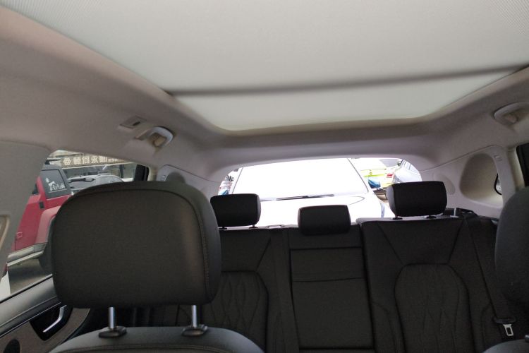 红旗HS5 2025款 2.0T 两驱旗享Pro版中控内饰22