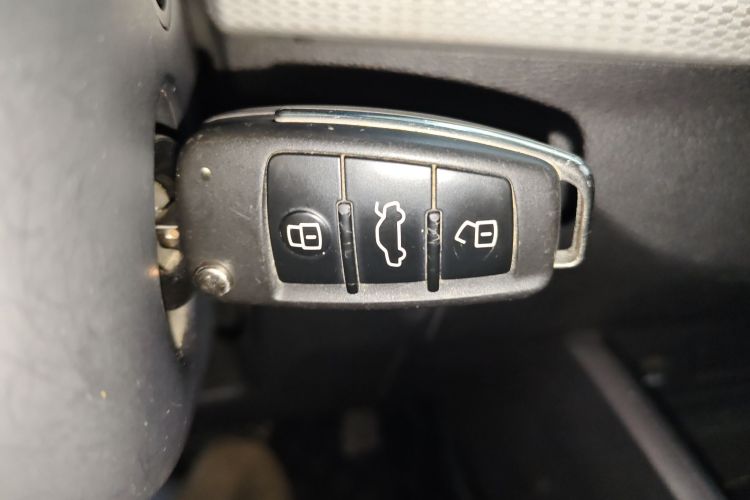 奥迪Q2L 2020款 35 TFSI 进取动感型中控内饰7001