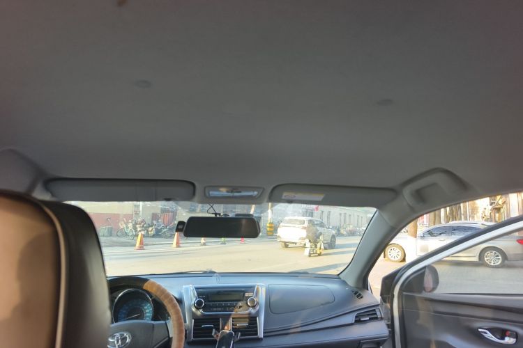 丰田 YARiS L 致炫 2014款 1.3E 手动魅动版中控内饰22