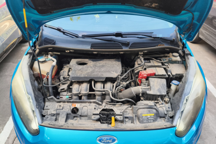 福特 嘉年华 2013款 三厢 1.5L 手动风尚型局部细节24