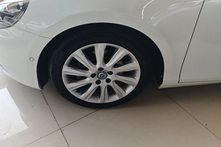 沃尔沃V40 2015款 1.6T 智雅版车身外观6007