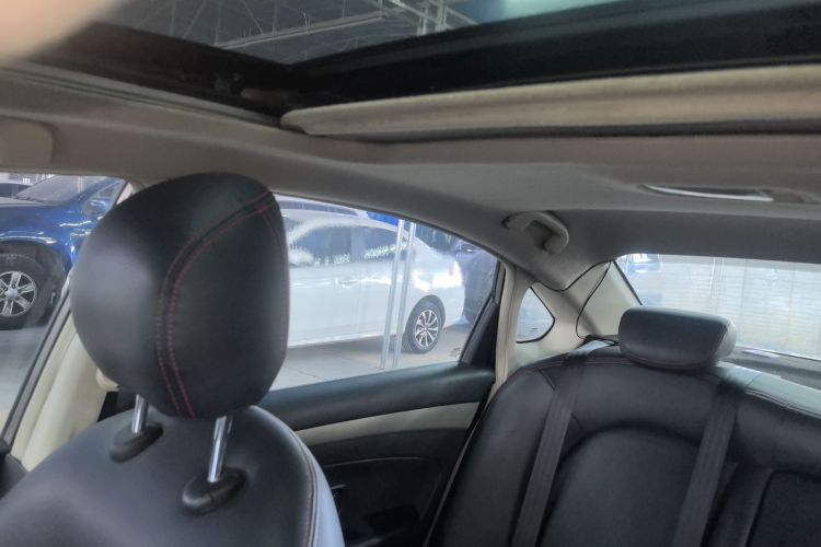 日产 轩逸 2018款 经典 1.6XE+ CVT领先版中控内饰22