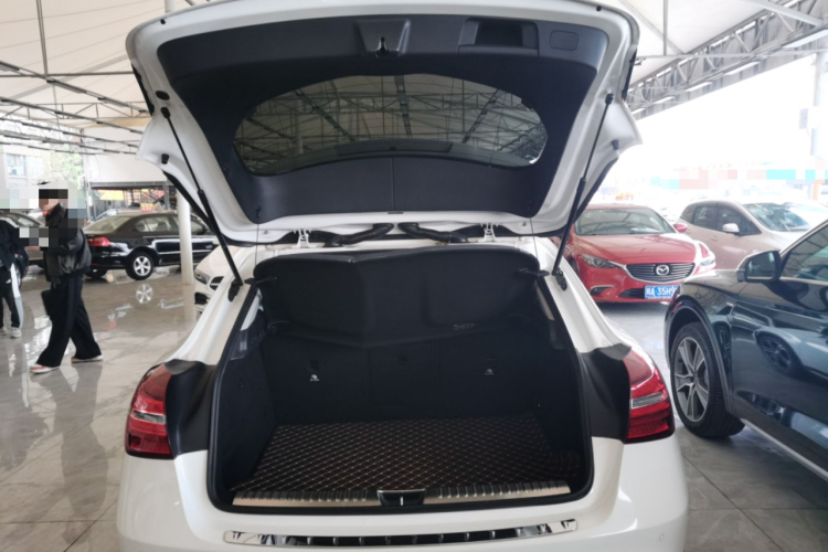 奔驰GLA 2018款 GLA 200 时尚型机舱底盘23