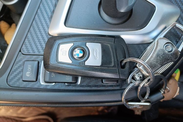 宝马3系 2016款 320Li 时尚型中控内饰7001