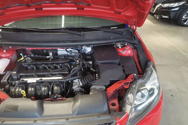 福特 福克斯 2013款 两厢经典 1.8L 自动基本型机舱底盘26