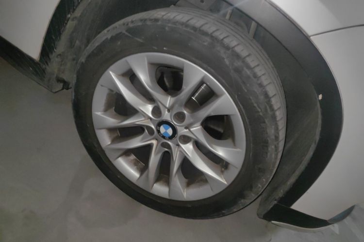 宝马X1 2015款 sDrive18i 时尚晋级版车身外观10