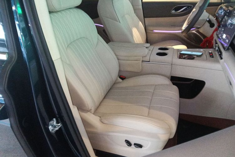 岚图汽车 岚图梦想家 2025款 PHEV 四驱旗舰乾崑版局部细节41