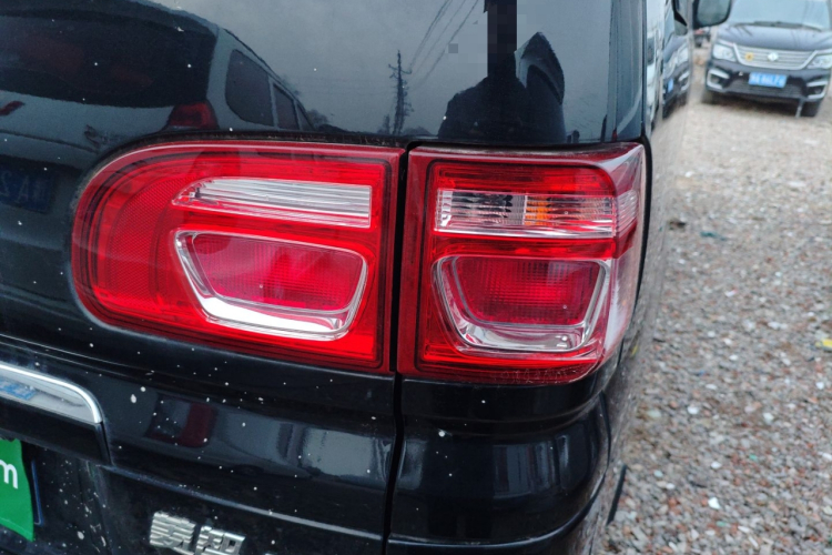 东风风行 菱智 2020款 M5L 1.6L 豪华型 7座车身外观9