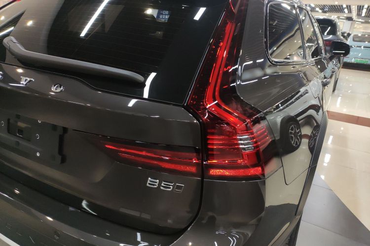 沃尔沃V90 2024款 Cross Country B5 AWD 智尊版车身外观9