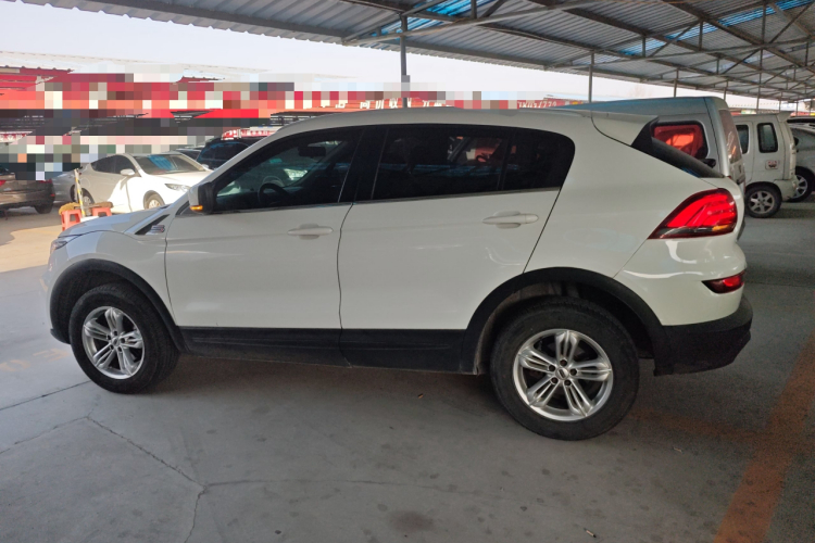 观致5 2018款 改款 1.6T 自动领先型车身外观4