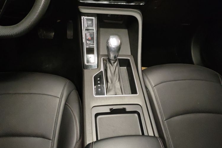 荣威i5 2023款 1.5L CVT豪华版中控内饰18