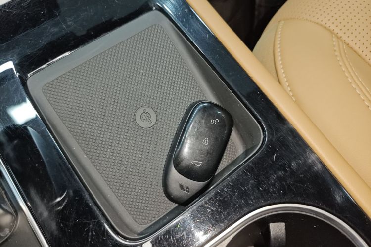 理想汽车 理想ONE 2021款 增程6座版中控内饰11