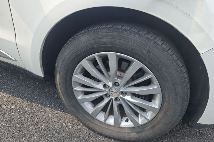 众泰SR9 2017款 2.0T 自动极致之路版车身外观10