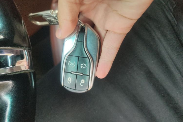 玛莎拉蒂 总裁 2013款 3.0T 标准型中控内饰11