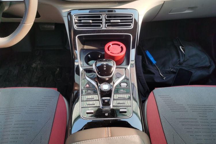 比亚迪 秦PLUS 2024款 荣耀版 DM-i 55KM超越型中控内饰18