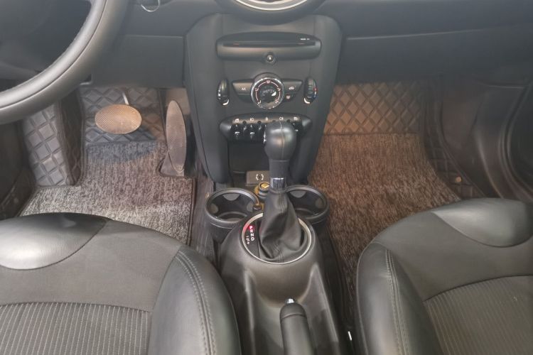 MINI 2012款 1.6L COOPER Baker Street中控内饰18