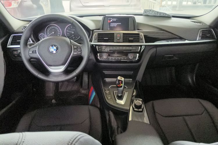 宝马3系 2017款 320Li 时尚型中控内饰12