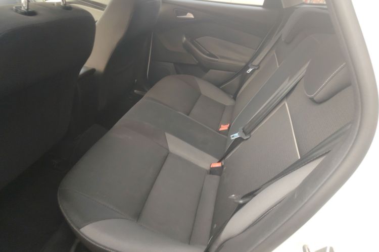 福特 福克斯 2012款 两厢 1.6L 自动舒适型中控内饰21