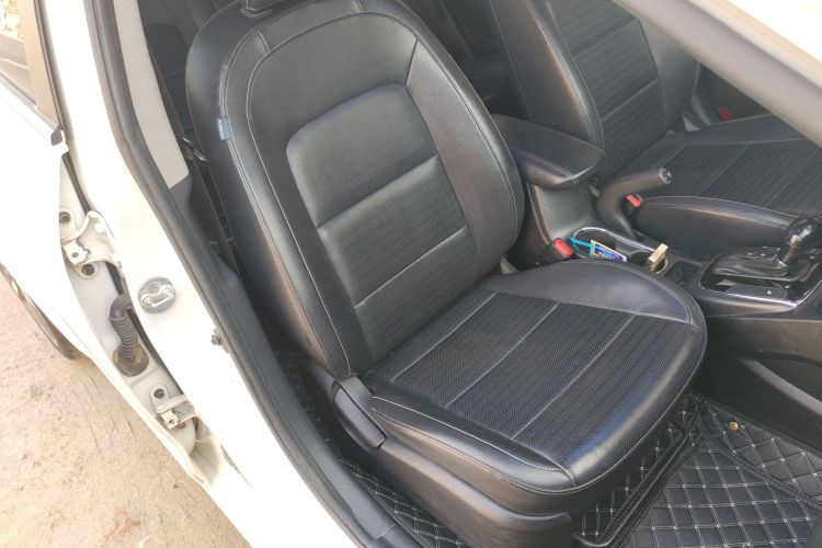 起亚K3 2017款  1.6L 自动15周年特别版GLS局部细节41