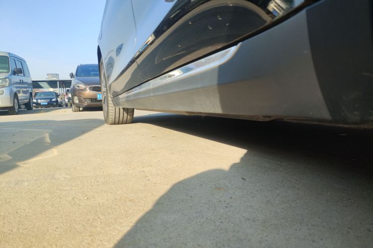 红旗E-QM5 2022款 431km 充电乐享版局部细节9002