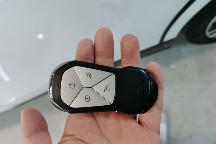 小鹏G6 2023款 755 超长续航 Pro中控内饰7001