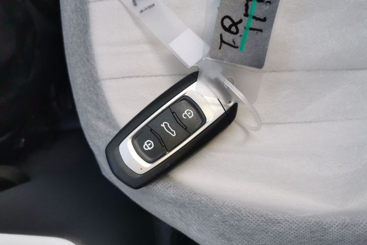 吉利银河 2025款 210km 熊猫卡丁中控内饰11