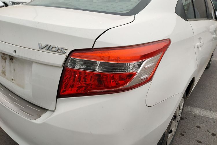 丰田 威驰 2014款 1.3L 自动型尚版车身外观9