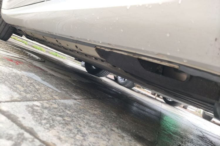 鸿蒙智行 问界M5 2022款 增程后驱标准版局部细节9002