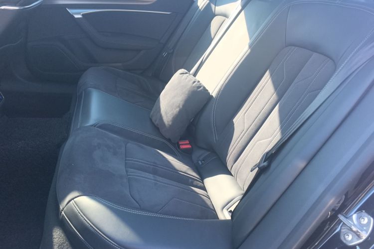 奥迪A7L 2024款 45 TFSI 豪华型中控内饰21