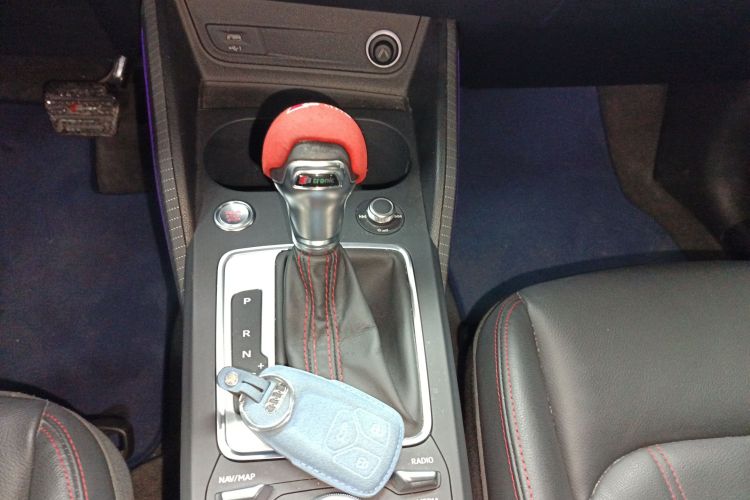 奥迪Q2L 2022款 35 TFSI 进取动感型局部细节18