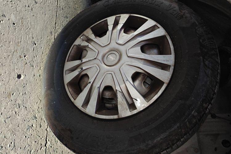 江铃福顺 2023款 2.0T 手动短轴中顶商运型多功能乘用车5座车身外观10