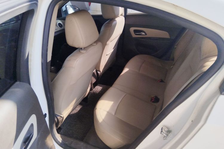 雪佛兰 科鲁兹 2015款 1.5L 经典 SE MT中控内饰21