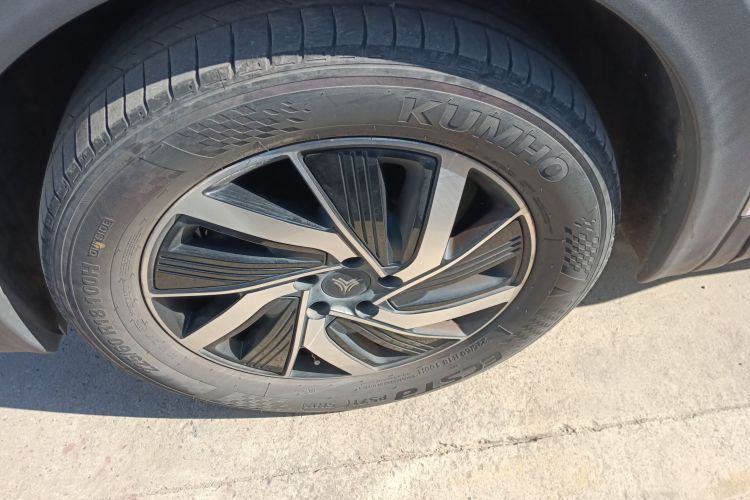 哪吒汽车 哪吒U 2021款 Pro 400 巡航版车身外观6007