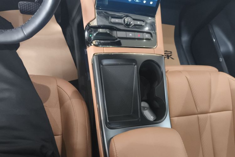 蔚来ES8 2020款 580KM 六座版中控内饰18