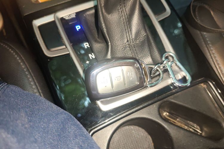 现代 名图 2014款 1.8L 自动尊贵型DLX中控内饰11