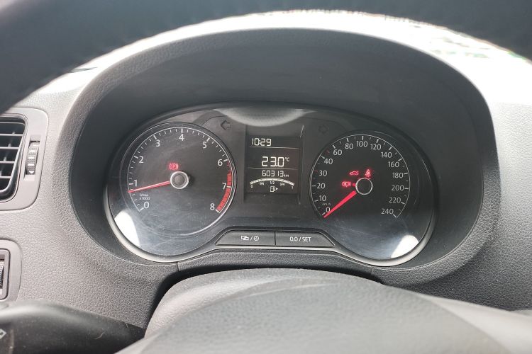 大众 Polo 2016款 1.4L 手动风尚型中控内饰14