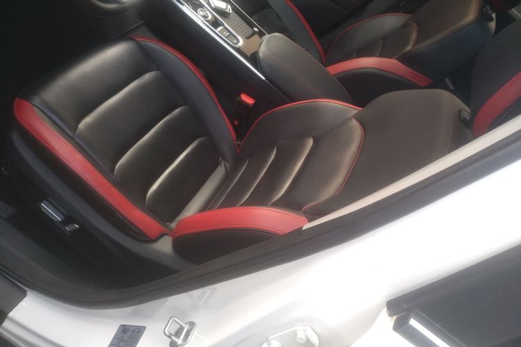 思皓X8 2021款 300T DCT豪华智联版 6座局部细节19