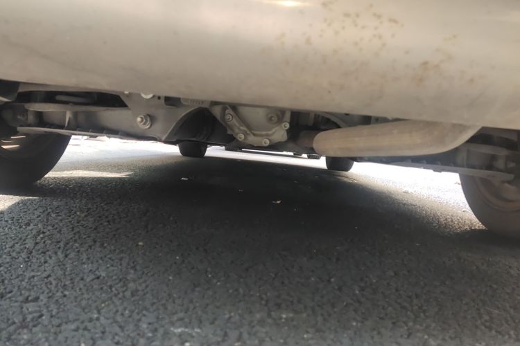 宝马3系 2016款 320Li 进取型局部细节9009