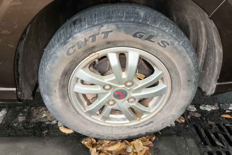 五菱汽车 五菱宏光 2021款 1.5L改款 S标准型 液压助力LAR车身外观6007