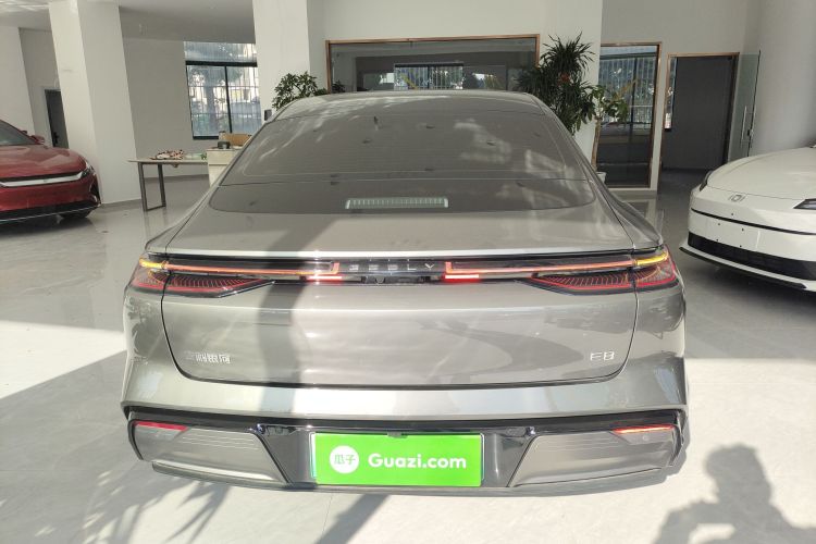 吉利银河 银河E8 2024款 550km 后驱MAX车身外观6