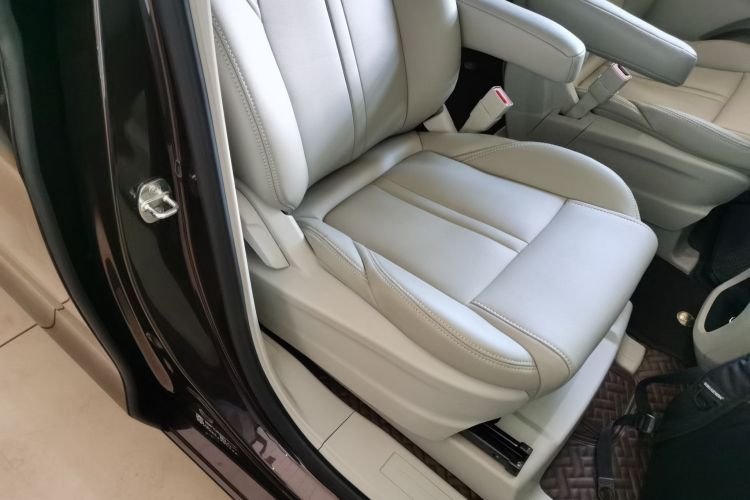 别克GL8 2017款 ES 28T 舒适型 国V局部细节41