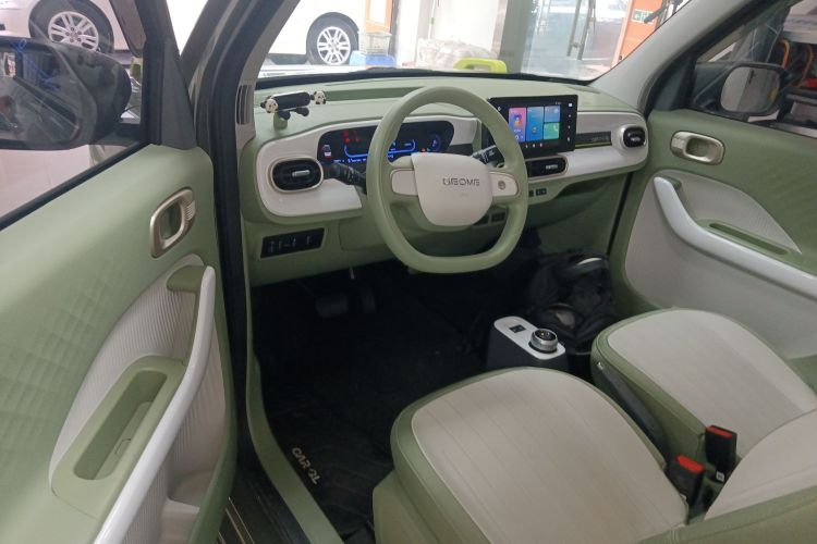 吉利银河 2025款 210km 熊猫骑士中控内饰20