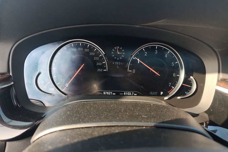 宝马5系 2018款 525Li 豪华套装中控内饰14