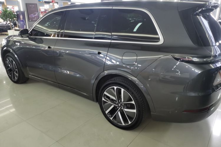 理想汽车 理想L9 2022款 Max车身外观4