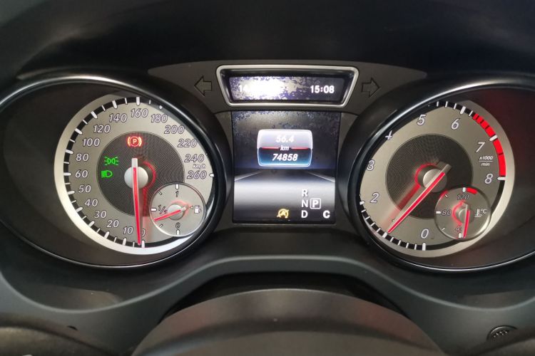 奔驰GLA 2016款 GLA 200 时尚型局部细节14