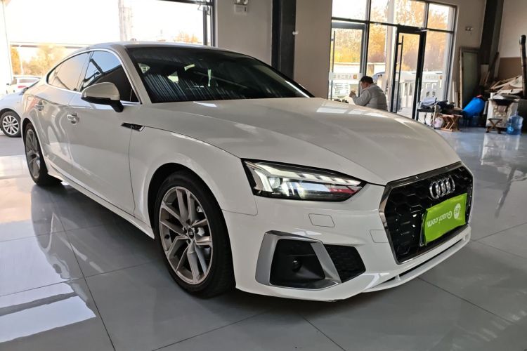 奥迪A5 2023款 Sportback 40 TFSI 时尚动感型车身外观3