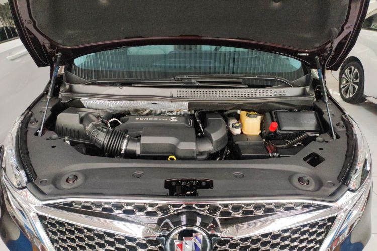 别克GL8 2022款 Avenir艾维亚 六座贤礼版机舱底盘24