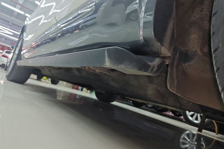 福特 探险者 2020款 EcoBoost 285 四驱风尚版 6座局部细节9002